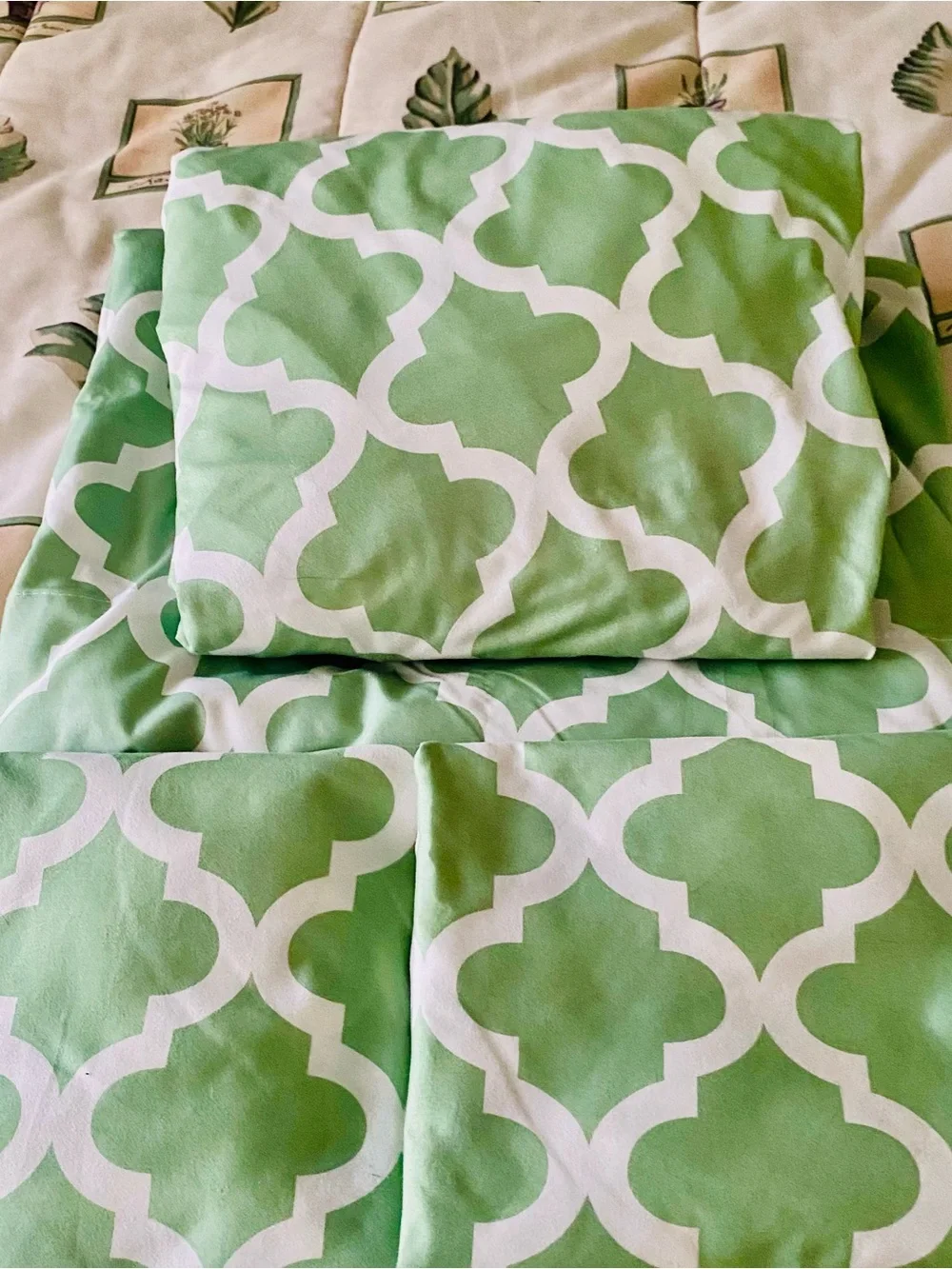 Queen Bedsheet Set - purchased in error.  Light green. See tags for info.